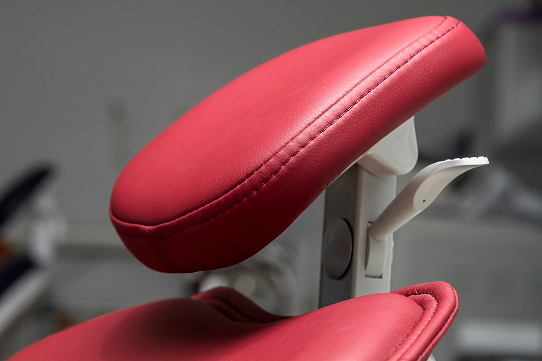 Woson WOD730 - стоматологическая установка с верхней подачей инструментов 1.jpg