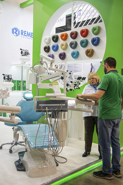 Стенд компании GREEN DENT на выставке Дентал-Экспо 2019_07.jpg