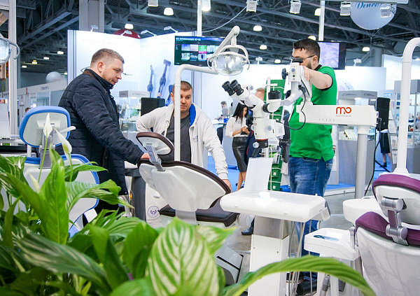 Стенд компании GREEN DENT на выставке Дентал Салон 2019_025.jpg
