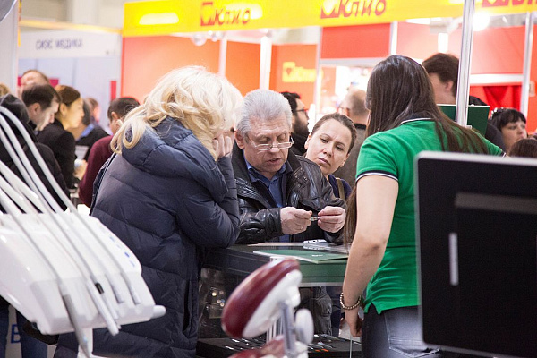 Стенд компании GREEN DENT на выставке Дентал-Ревю 2020-25.jpg